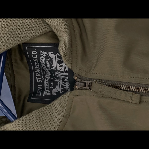 Levi’s Bomber Jacket - Picture 2 of 3